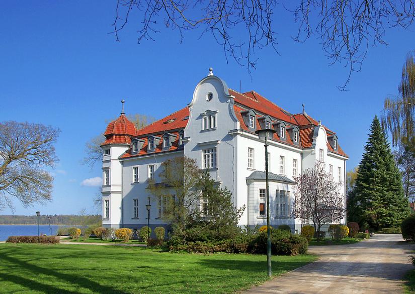 Частная школа Интернатзимназиум Шлосс Торгелов (Internatgymnasium Schloss Torgelow) 1