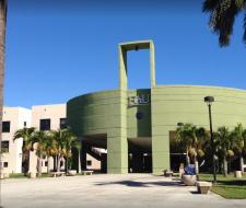 Florida Atlantic University (Университет Флорида Атлантик)