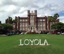 Loyola University Chicago (LUC) Чикагский университет Лойолы