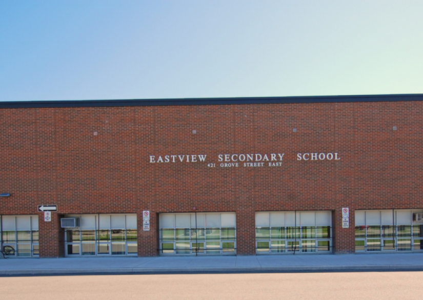 Eastview Secondary School (Государственная школа Канады, Иствью) 0
