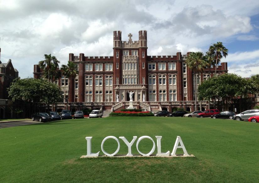 Loyola University Chicago (LUC) Чикагский университет Лойолы 0
