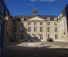 Université de Poitiers (UP) Университет Пуатье