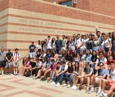 UCLA Anderson Business Summer Camp Летний бизнес-лагерь при UCLA