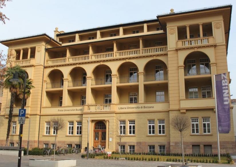 Libera università di Bolzano Свободный университет Божен-Больцано 0