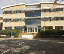 Brighton and Sussex Medical School (Медицинская школа Брайтона и Сассекса)
