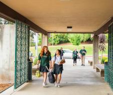 Школа в Калифорнии St. Patrick St. Vincent Catholic High School Amerigo