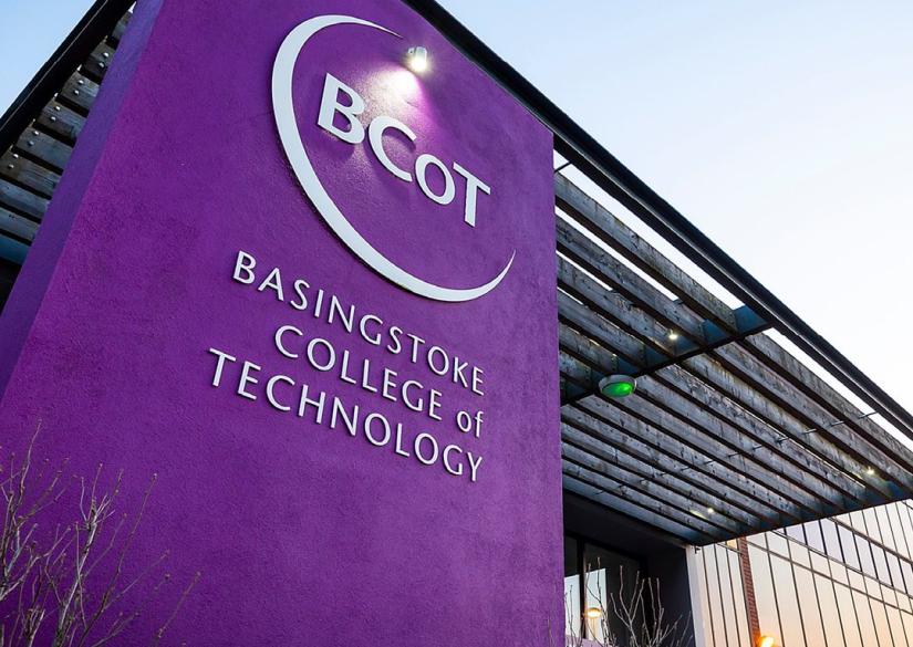 Basingstoke College of Technology, Технологический колледж Бейзингсток 0