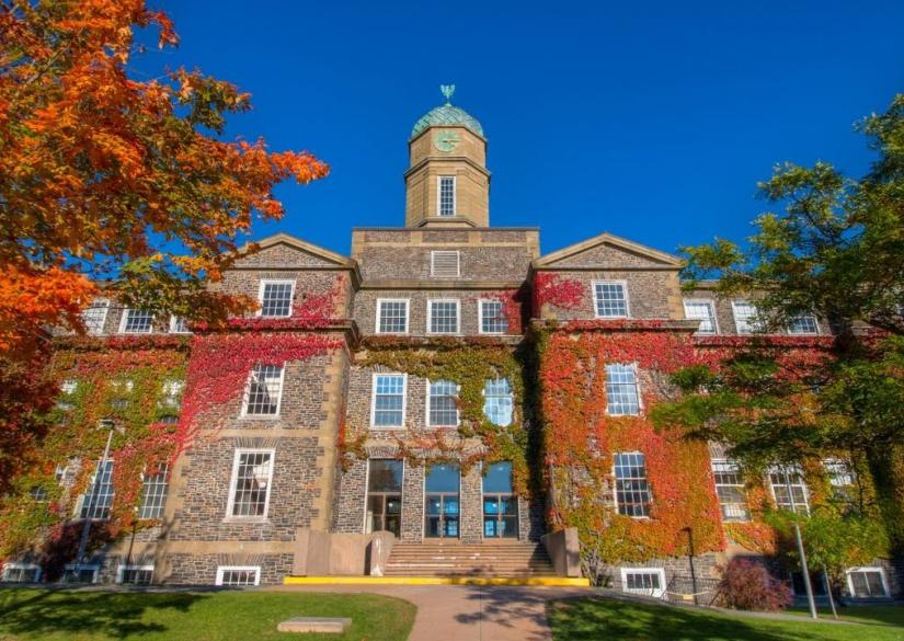 Dalhousie University, Halifax (Residential и Homestay), Летняя школа при Dalhousie University 0