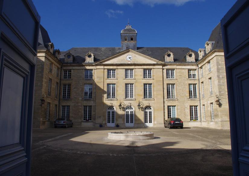 Université de Poitiers (UP) Университет Пуатье 0