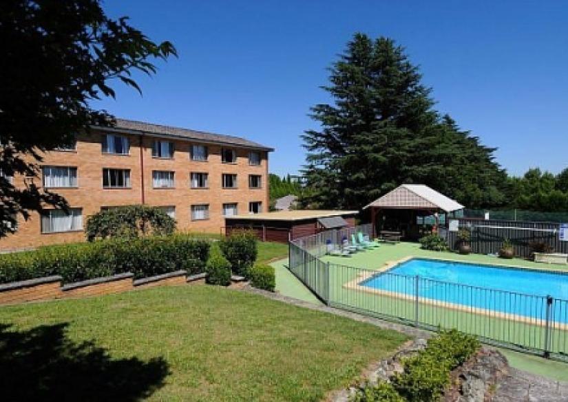 Blue Mountains International Hotel Management School Australia — Международная школа отельного менеджмента Блю Маунтинз Австралия 0