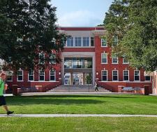 University of North Carolina at Greensboro (Университет Северной Каролины в Гринсборо)