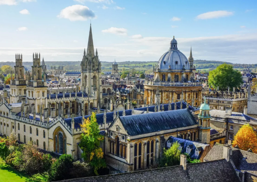 Oxford International College (Summer School),  Летняя школа Оксфордского международного колледжа 0